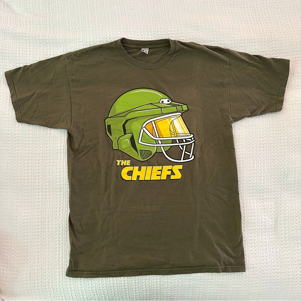 🎮 Men’s Halo game series T shirt “The Chiefs” by Tee Fury Size Large